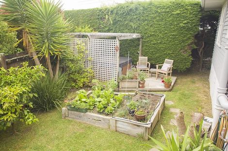 Photo of property in 33 Gilliam Street, New Lynn, Auckland, 0600