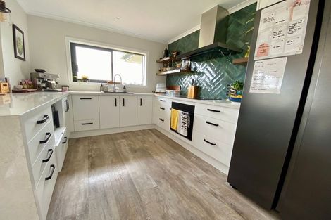 Photo of property in 30 George Street, Bulls, 4818