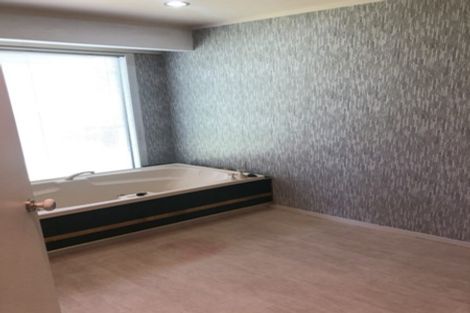 Photo of property in 15 Eclipse Place, Half Moon Bay, Auckland, 2012