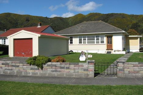 Photo of property in 8 Melvill Grove, Waterloo, Lower Hutt, 5011