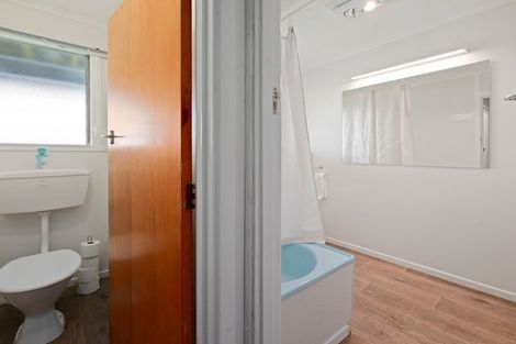 Photo of property in 43 Wakeman Road, Acacia Bay, Taupo, 3330