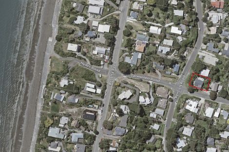 Photo of property in 11 Tiromoana Road, Raumati South, Paraparaumu, 5032