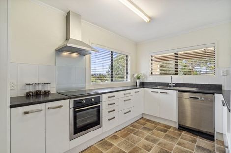 Photo of property in 2/39 Stanley Avenue, Milford, Auckland, 0620