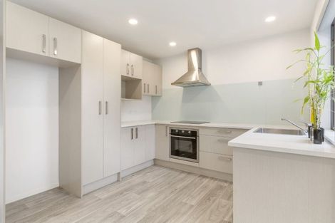 Photo of property in 12 Felicity Place, Unsworth Heights, Auckland, 0632