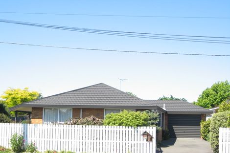 Photo of property in 2/12 Stapletons Road, Richmond, Christchurch, 8013