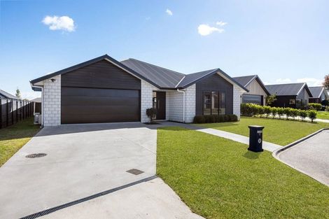 Photo of property in 12 Lewis Way, Cambridge, 3434