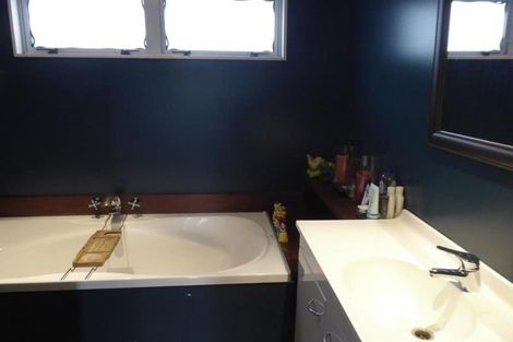 Photo of property in 96a Mana Esplanade, Paremata, Porirua, 5026