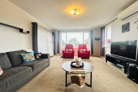 Photo of property in 25 Larnoch Road, Henderson, Auckland, 0610