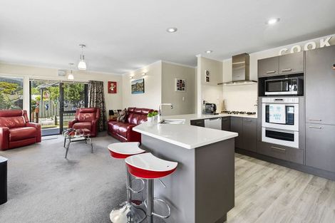 Photo of property in 95 Woodman Drive, Tawa, Wellington, 5028