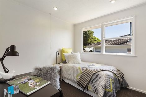 Photo of property in 33 Weatherly Road, Torbay, Auckland, 0630