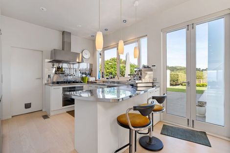 Photo of property in 52 Karepa Street, Brooklyn, Wellington, 6021