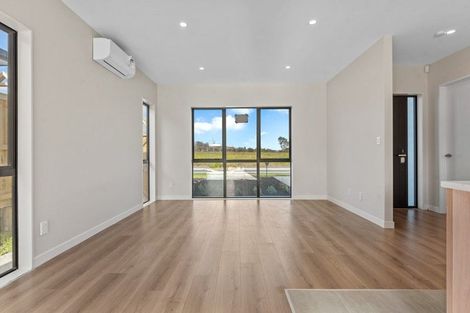 Photo of property in 101 Mutetai Road, Clarks Beach, 2122