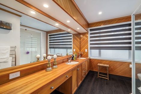 Photo of property in 73 Grahams Road, Burnside, Christchurch, 8041