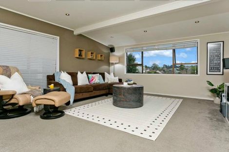 Photo of property in 11 Squirrel Lane, Browns Bay, Auckland, 0630