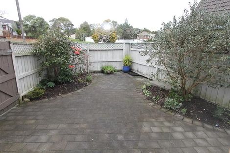 Photo of property in 1/8 Cezanne Place, New Lynn, Auckland, 0600