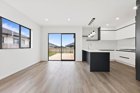 Photo of property in 4 Parton Road, Pukekohe, 2120