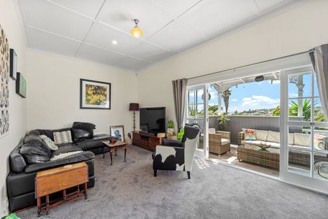 Photo of property in 1243 Whangaparaoa Road, Gulf Harbour, Whangaparaoa, 0930
