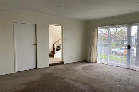 Photo of property in 1/32 Prince Regent Drive, Half Moon Bay, Auckland, 2012