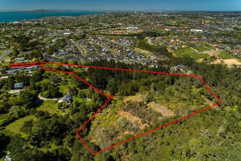 Photo of property in 1008 East Coast Road, Fairview Heights, Auckland, 0630