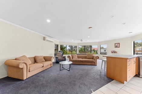 Photo of property in 10 Saint Ives Grove, Whalers Gate, New Plymouth, 4310