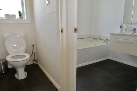 Photo of property in 28 Gorman Street, Macandrew Bay, Dunedin, 9014