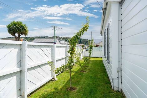 Photo of property in 41 Bathgate Street, South Dunedin, Dunedin, 9012