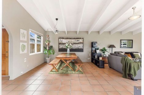 Photo of property in 9 Monument Road, Clevedon, Papakura, 2582