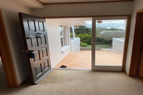 Photo of property in 10 Park Rise, Campbells Bay, Auckland, 0630