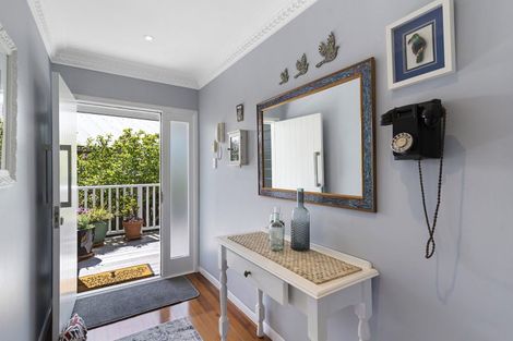 Photo of property in 13 Evelyn Road, Cockle Bay, Auckland, 2014