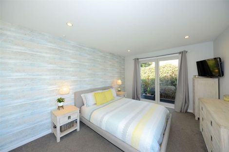 Photo of property in 35 Pinehurst Crescent, Russley, Christchurch, 8042