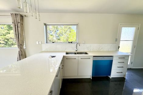 Photo of property in 25 Schnapper Rock Road, Greenhithe, Auckland, 0632