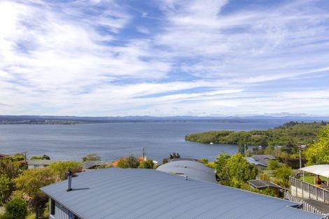 Photo of property in 2/41 Mapara Road, Acacia Bay, Taupo, 3385
