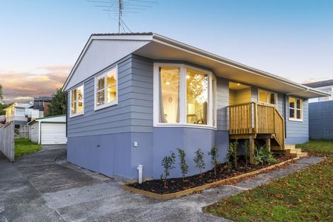 Photo of property in 37 Keegan Drive, Massey, Auckland, 0614