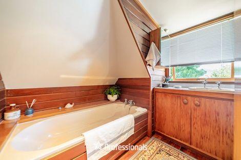 Photo of property in 106 Epuni Street, Epuni, Lower Hutt, 5011