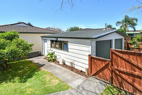 Photo of property in 15 Oakmont Place, Wattle Downs, Auckland, 2103