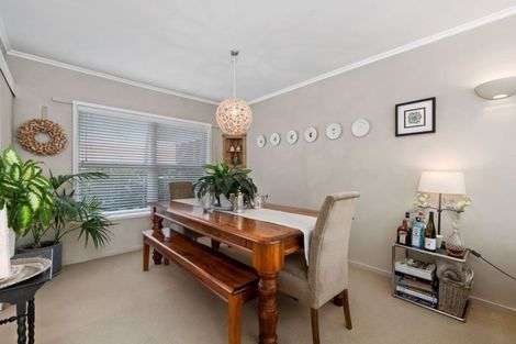 Photo of property in 2/2 Gordon Avenue, Milford, Auckland, 0620