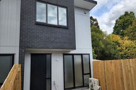 Photo of property in 17 Tokai Place, Glen Eden, 0602