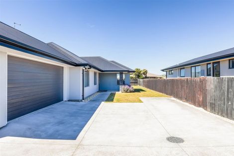 Photo of property in 23 Queenspark Drive, Parklands, Christchurch, 8083