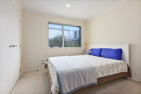 Photo of property in 106c Simpson Road, Henderson Valley, Auckland, 0614