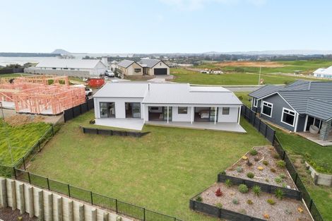 Photo of property in 11 Goldstone Place, Omokoroa, 3114