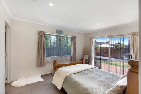 Photo of property in 13 Hansen Place, Takanini, 2112