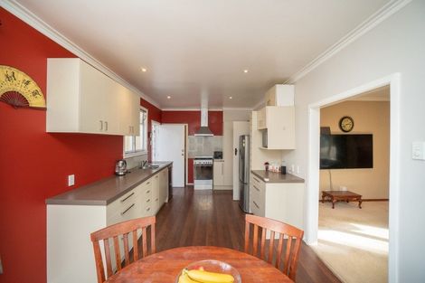 Photo of property in 11 Franklin Avenue, Hokowhitu, Palmerston North, 4410