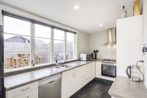 Photo of property in 60 Weston Avenue, Roslyn, Palmerston North, 4414