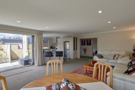 Photo of property in 86 Rosalie Terrace, Kelvin Grove, Palmerston North, 4414