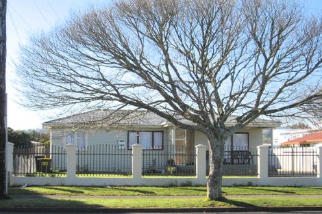 Photo of property in 2/70 Kelvin Road, Papakura, 2110
