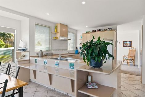 Photo of property in 43 Cullen Street, Mangawhai Heads, Mangawhai, 0505