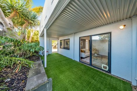 Photo of property in 17b Lynton Road, Bucklands Beach, Auckland, 2012