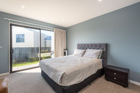 Photo of property in 2 Inverness Lane, Redcliffs, Christchurch, 8081