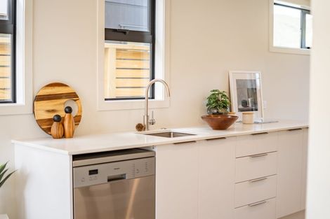 Photo of property in 35 Te Ara O Papatahi, Wainuiomata, Lower Hutt, 5014