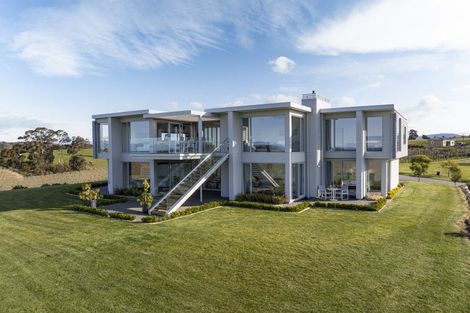 Photo of property in 28 Lindup Road, Lower Moutere, Upper Moutere, 7175